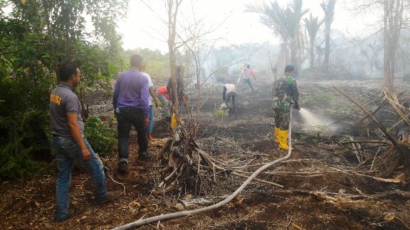 Karlahut di Pulau Padang, Tim Gabungan Masih Berjibaku Melawan Api
