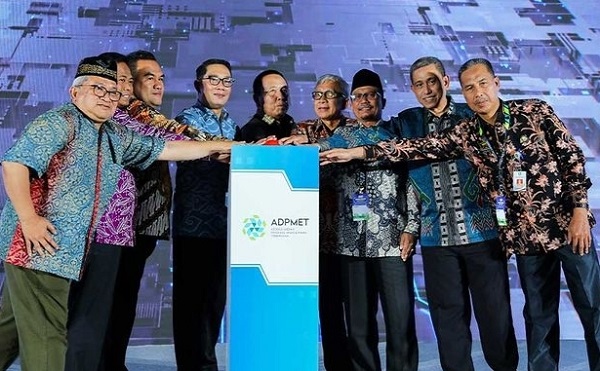 Penggunaan Energi Terbarukan, Pemkab Siak Terima Penghargaan EBTKE