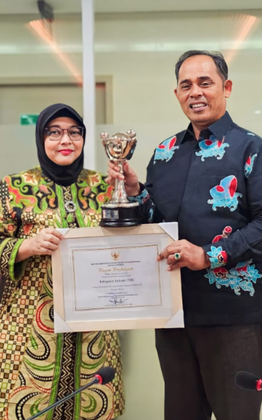 Pemkab Inhil Terima Anugerah Parahita Ekapraya (APE) 2022 Dari Kementerian KPPPA Republik Indonesia