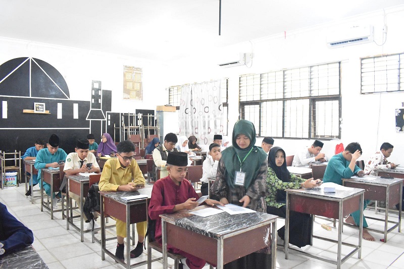 Jumlah Pendaftar di MAN 3 Pekanbaru Membludak