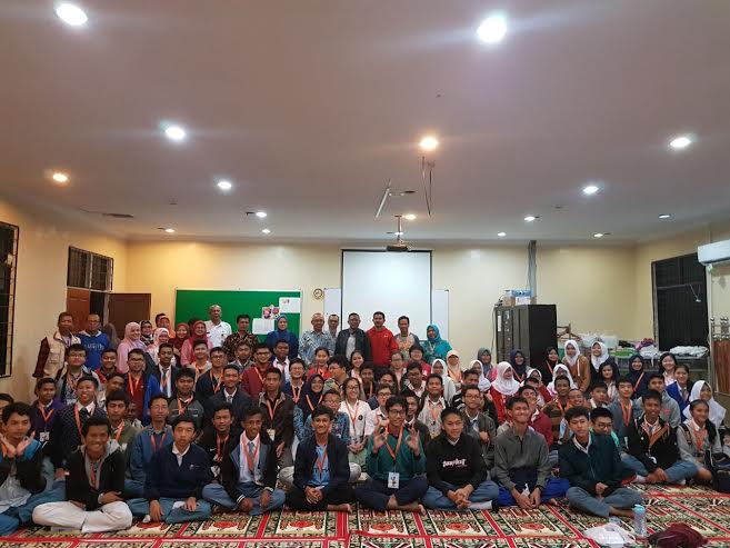 Penutupan Simposium Nasional Guru OSN Diramaikan Aksi Selfie