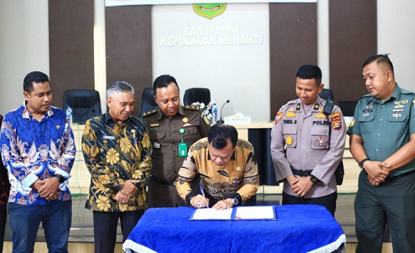 Plt Bupati Asmar Teken Komitmen Bersama Penanggulangan Stunting di Kepulauan Meranti