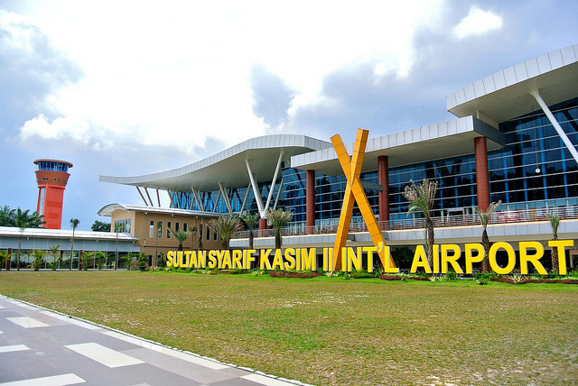 Long Weekend, Arus Penumpang di Bandara SSK II Masih Normal