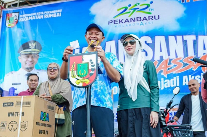 Penghargaan Kecamatan Terbersih, Agung Singgung Penyegaran Camat Yang Terlalu  Lama Bertugas