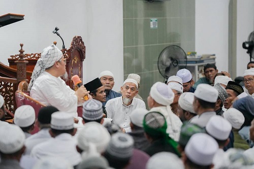 Tabligh Akbar di Masjid Al Manan: Ratusan Jemaah Antusias Dengarkan Tausiyah Ustadz Muhammad Ali