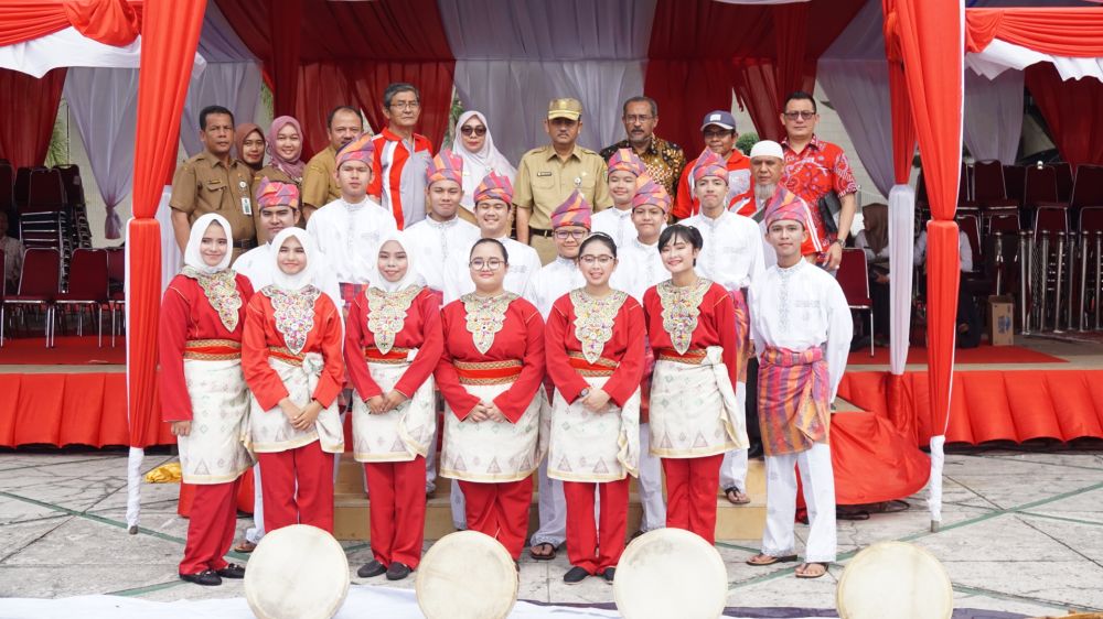 Sekdaprov Riau Lepas Bertuah Akshara Symphony ke Istana Negara
