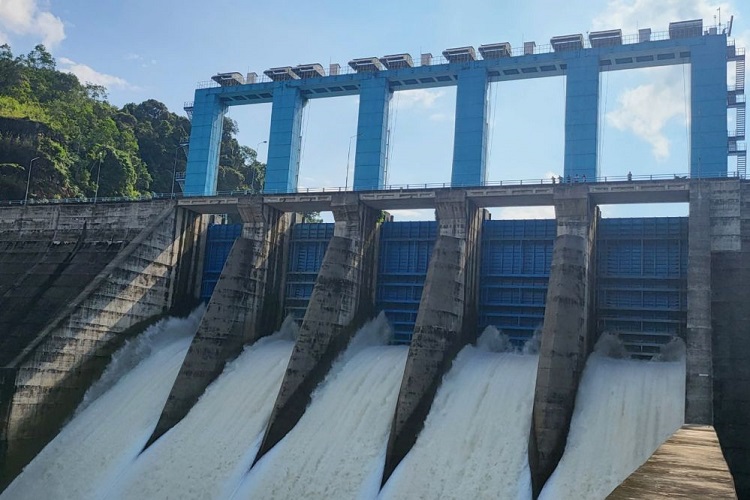 5 Pintu Pelimpahan PLTA Koto Panjang Dibuka, BPBD Riau: Status Awas di Sepanjang Sungai Kampar