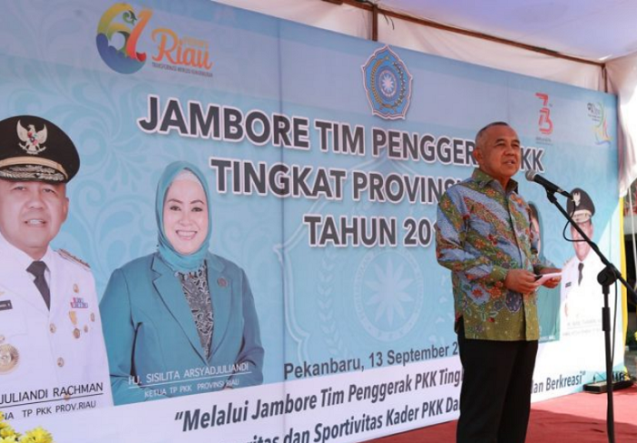 Hasil gambar untuk Gubernur Riau Buka Jambore Kader PKK Tahun 2018