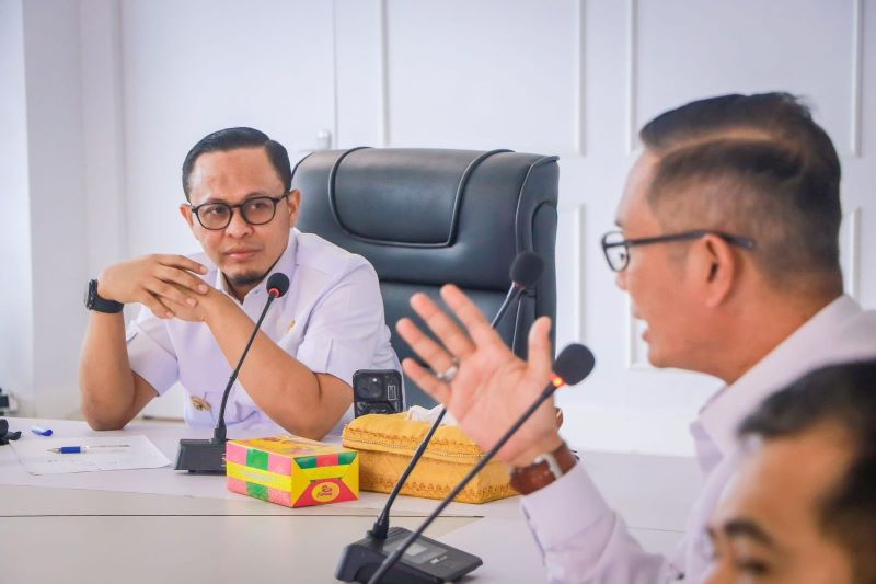 Wali Kota Pekanbaru Pertanyakan Penurunan Target Pajak Reklame Tahun Ini