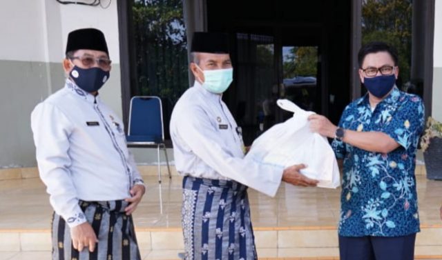 Terima Bantuan Sembako dari BOB, Pemkab Siak akan Salurkan untuk Warga Terdampak Covid-19