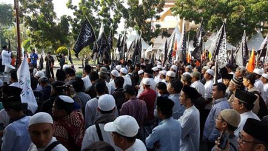 Ribuan Umat Muslim Pekanbaru Demo di Cut Nyak Dhien Terkait Penistaan Agama oleh Ahok...