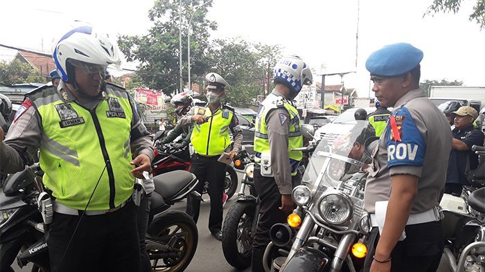SOMBONG...Pengendara Moge Protes Terjaring Razia, Malah Sempat Mau Melarikan Diri