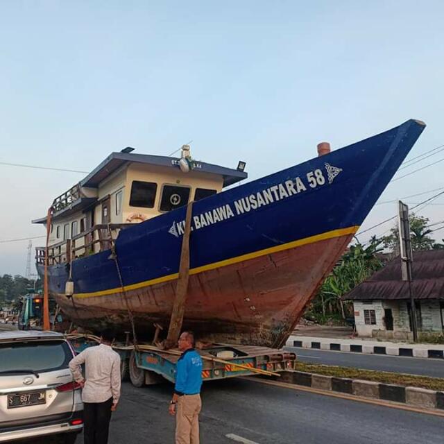 Kapal Banawa Dievakuasi Ke Danau PLTA Koto Panjang