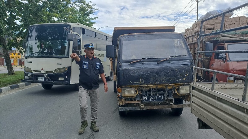 Pemkab Siak Siapkan Langkah Tegas Cegah Kerusakan Jalan Akibat Truk  ODOL