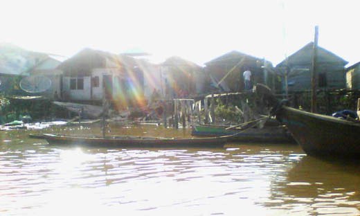 M Jais Cuma Pasrah Lihat Rumahnya Diterjang Longsor dan Hanyut Terbawa Arus Sungai