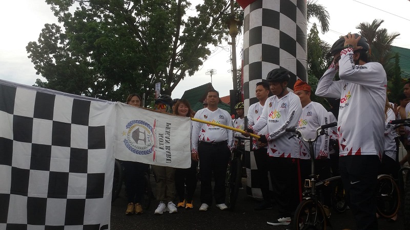 Pj. Wali Kota Muflihun Lepas 5.000-an Peserta Fun Bike LPM  Hari Jadi Pekanbaru Ke-239