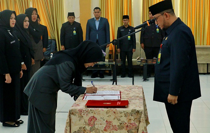 Pemkab Siak Lantik 9 Pejabat Fungsional DLH dan Diskes