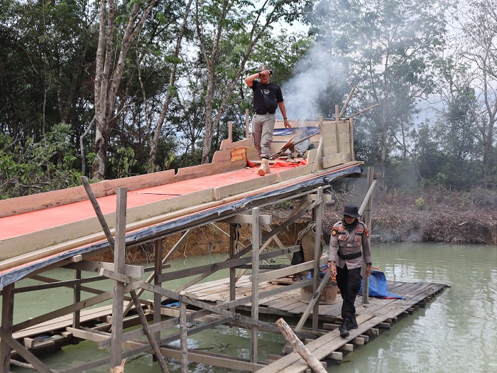 Lima Hari Operasi Besar-besaran, 58 Rakit Penambang Emas Liar Dimusnahkan di Sungai Kuantan