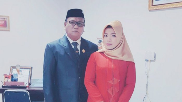 FAKTA BARU... Berawal di Ranjang, Begini Ceritanya Ketua DPRD Tewas Ditikam Istri Mudanya