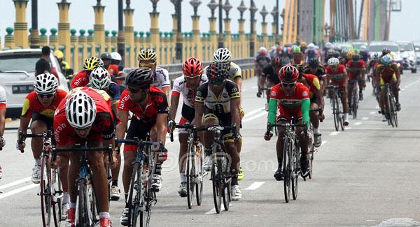 Nik Mohd Azwan Juarai Tour de Siak 2015