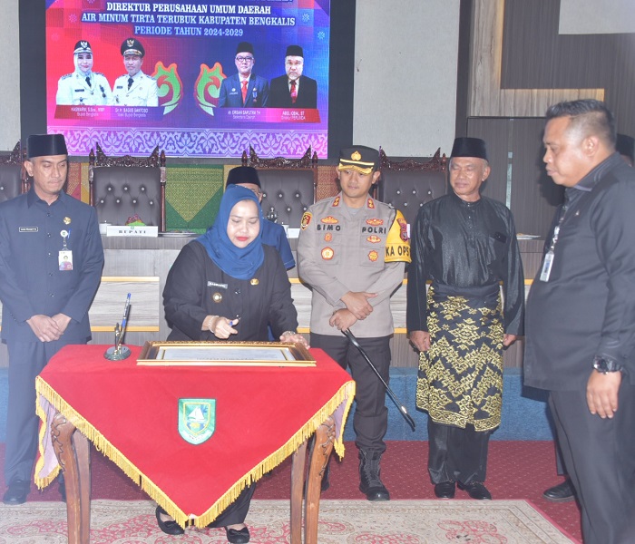 Bupati Kasmarni Tandatangani PPDB Yang Objektif Transparan dan Akuntabel