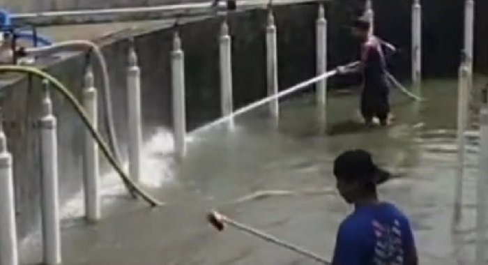 Damkar Rohul Laksanakan Pembersihan Tugu Ratik Togak