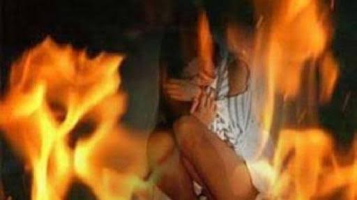 TERKUTUK...Lagi Masak, Rapilah Tewas Mengenaskan Setelah Dibakar Suaminya