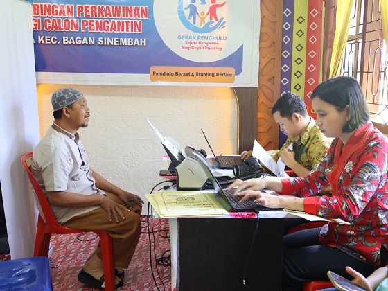 Kantor Imigrasi Bagansiapiapi Hadirkan  “Lancang Kuning” untuk Pemohon Paspor Sakit di  Balai Jaya