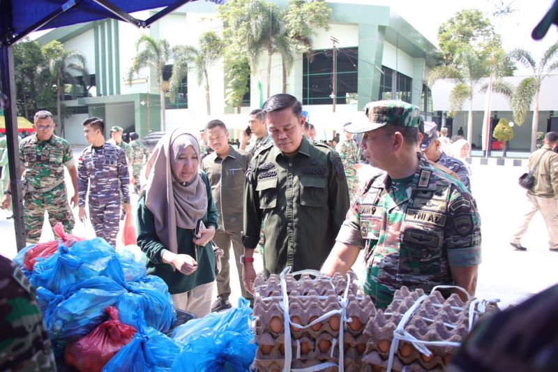 Korem 031 Wirabima dan Dinas Pangan Pekanbaru Gelar GPM dan Bazar Murah  Menjelang Idul Fitri