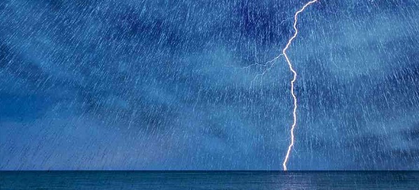 Waspada, Hujan Petir akan Terjadi di Pekanbaru, Rohul dan Kampar