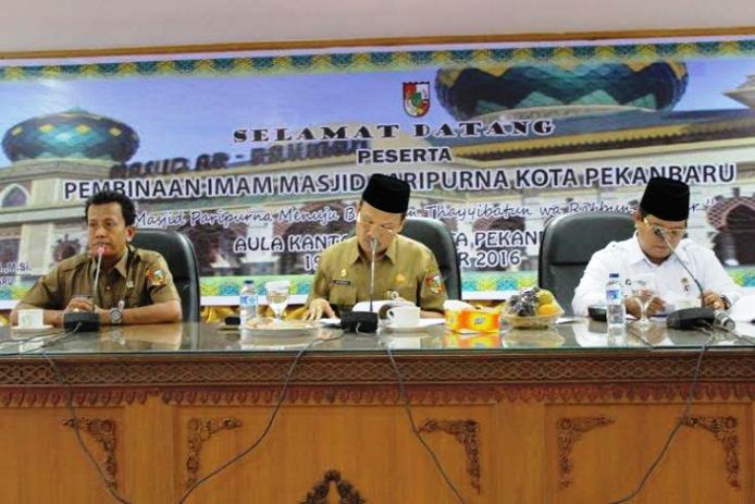 Pemko Pekanbaru Gelar Pembinaan Imam Masjid Paripurna