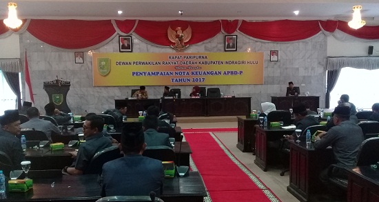 Pemerintah Serahkan Nota perubahan APBD Inhu kepada DPRD