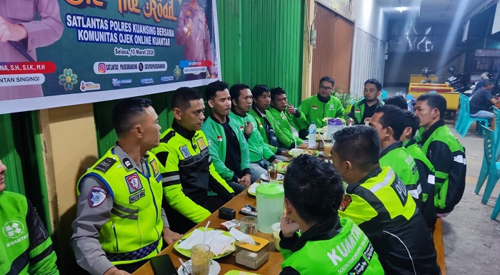 Polres Kuansing Gelar Sahur On The Road Bersama Komunitas Ojek Online