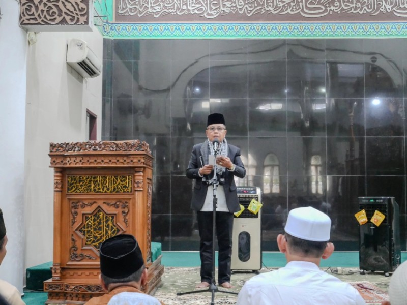 Bupati Asmar Salat Idul Adha di Masjid Agung, Wabup Muzamil di Lapangan Kantor Bupati