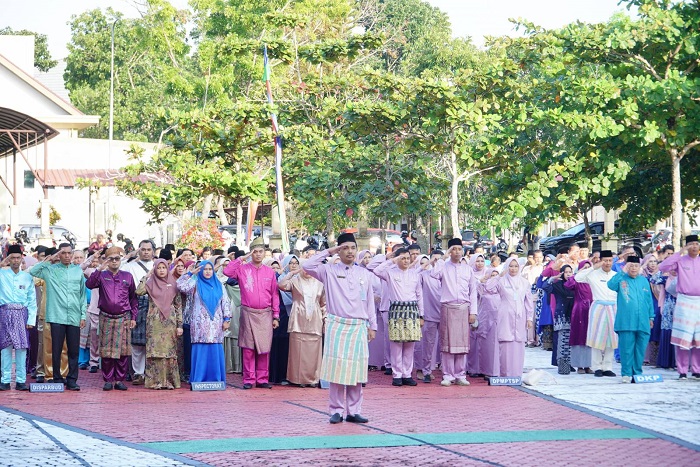 Sekda Kampar Ingatkan Seluruh ASN dan THL Agar Sukseskan Seluruh Rangkain HUT Riau dan RI tahun 2024