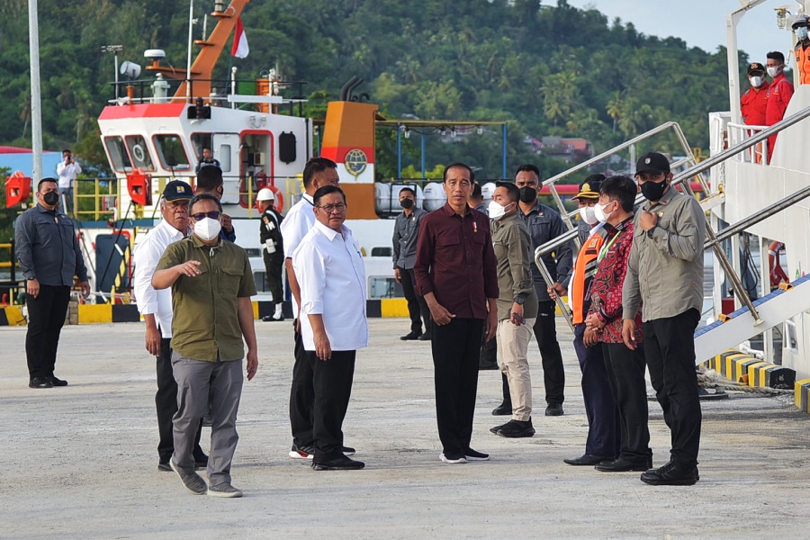 Presiden Jokowi Tinjau Aktivitas di Pelabuhan Likupang