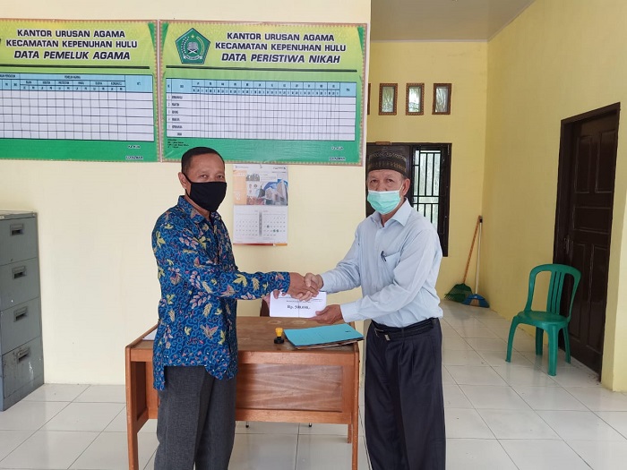 270 KK di Kepenuhan Hulu dan Rambah Hilir-Rokan Hulu Riau, Terima Bantuan Zakat Komsumtif