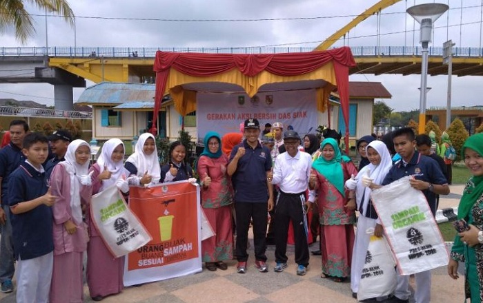 Ditaja KLHK dan P3ES, Plt Wako Buka Kegiatan Aksi Bersih DAS Siak