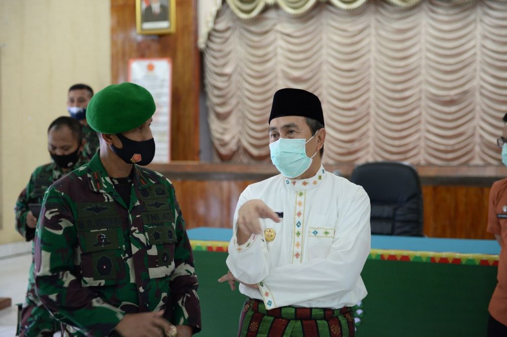 Ingatkan Warga Tetap Waspada, Gubri: Covid-19 Tidak Memandang Siapa Kita