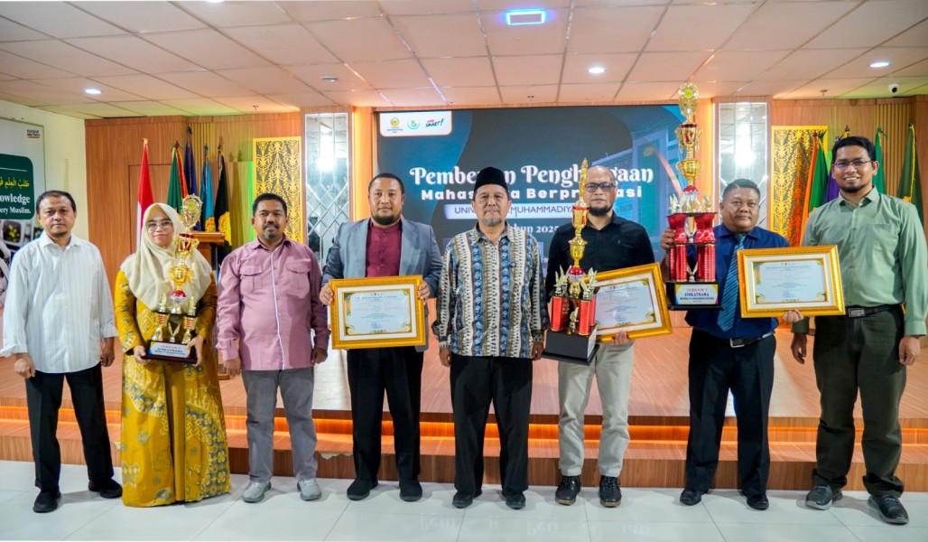 UMRI Beri Penghargaan 264 Mahasiswa Berprestasi Tahun 2025