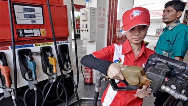 ANEH BIN AJAIB...Baru juga Diumumkan, Jokowi Batalkan Kenaikan Harga Premium