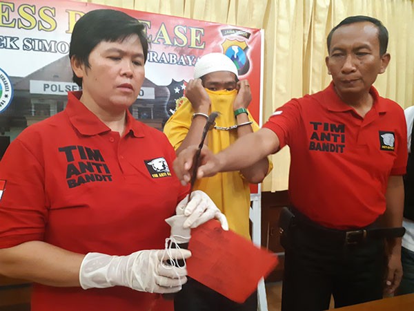Gara-gara Istri Suka Main Mata, Celurit pun Bicara, Berakhir di Kantor Polisi
