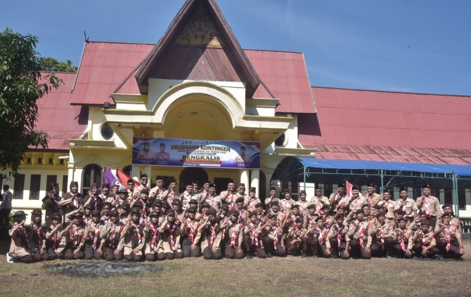 Wabup Lepas Kontingen Kwartir Cabang Gerakan Pramuka Bengkalis, Ikuti Jambore Nasional di Cibubur Jakarta