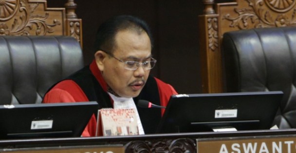 Hakim MK Tegur Kuasa Hukum Demokrat, 'Jangan Menuduh MK Ada Hantu kalau Nggak Ada Bukti'