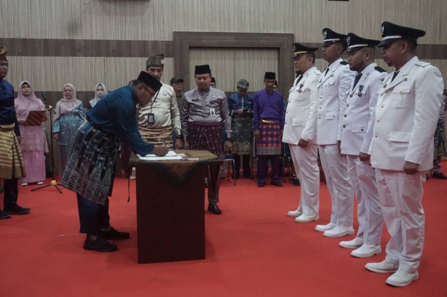 Wawako Lantik 48 Pejabat Administrator dan Pengawas di Lingkungan Pemko Dumai
