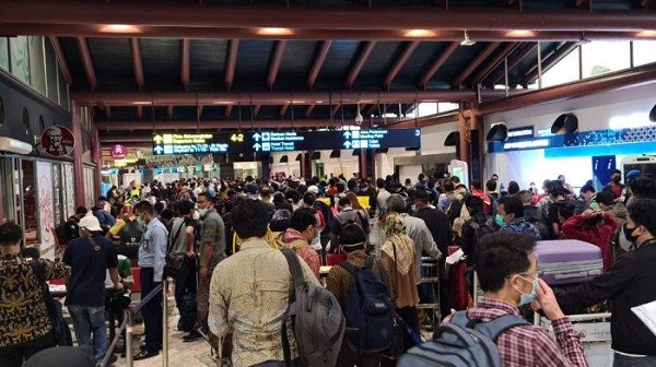 Banyak Penumpang Pesawat Mengakali Penerbangan Khusus untuk Berpergian