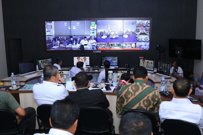 Laporkan Kesiapan Pemilu di Riau, Gubri Video Conference Bersama Kemendagri