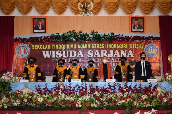 Bupati Rezita Meylani Yopi Hadiri Wisuda Sarjana STIA Indragiri