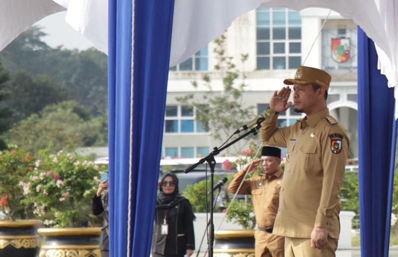 Ngantor Perdana, Agung Pimpin Upacara, Minta ASN Bantu Wujudkan Janji pada Rakyat