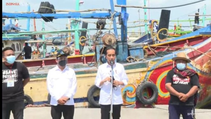 Presiden Jokowi Tinjau Nelayan TPI Brondong Lamongan